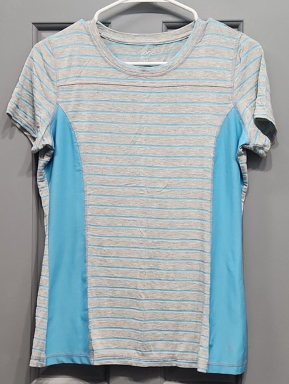 VOGO Athletica Baby Blue Gray Stripe Tee small